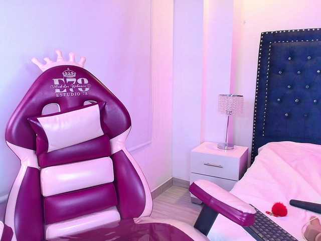 Lia-adams live cam on BongaCams