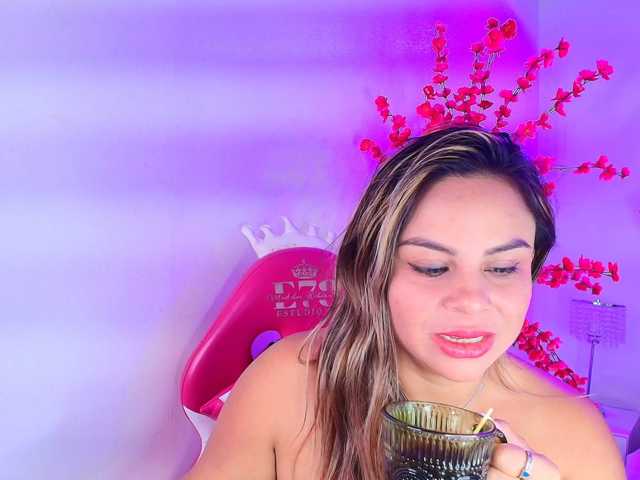 Lia-adams, en vivo ahora en BongaCams