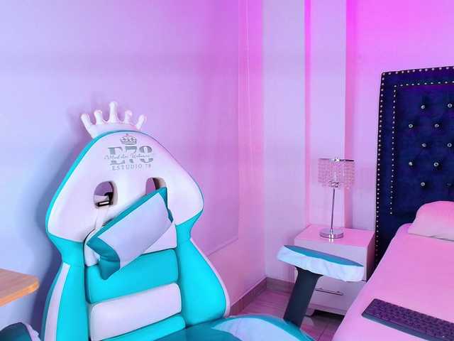 Lia-adams live cam on BongaCams