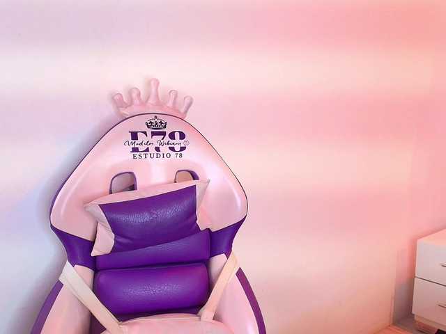 Lia-adams live cam on BongaCams