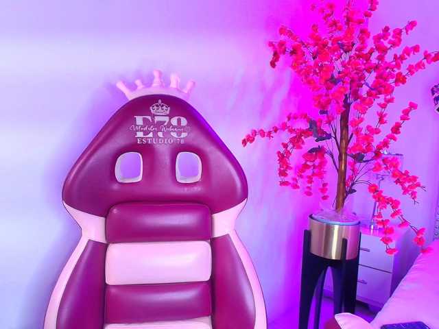 Lia-adams live cam on BongaCams