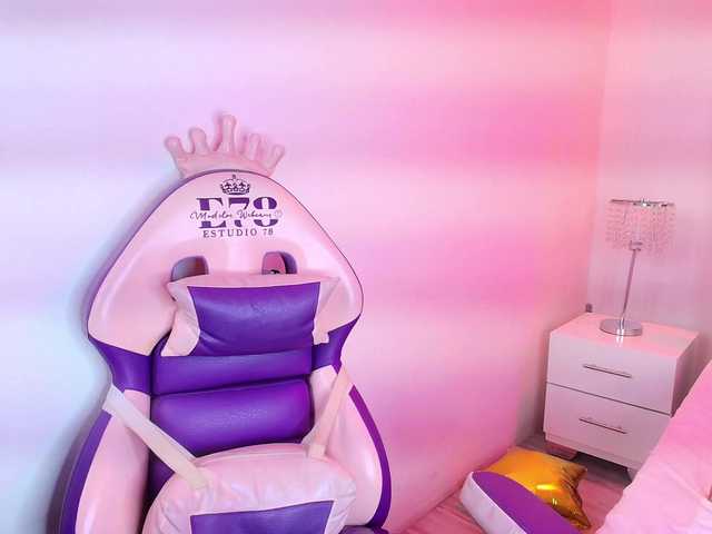 Lia-adams live cam on BongaCams