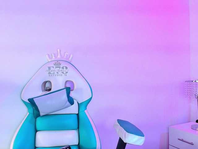 Lia-adams live cam on BongaCams