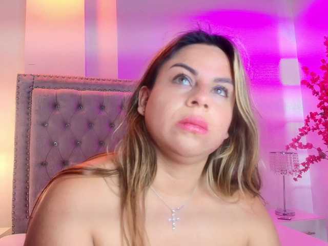 Lia-adams's BongaCams show and profile