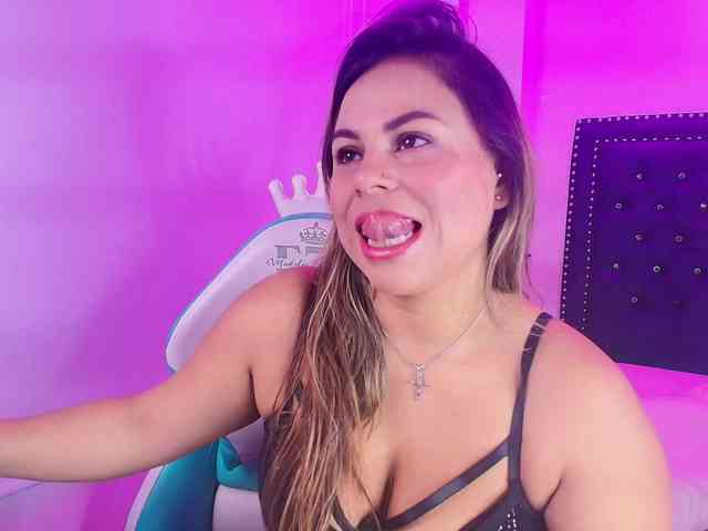 Lia-adams webcam