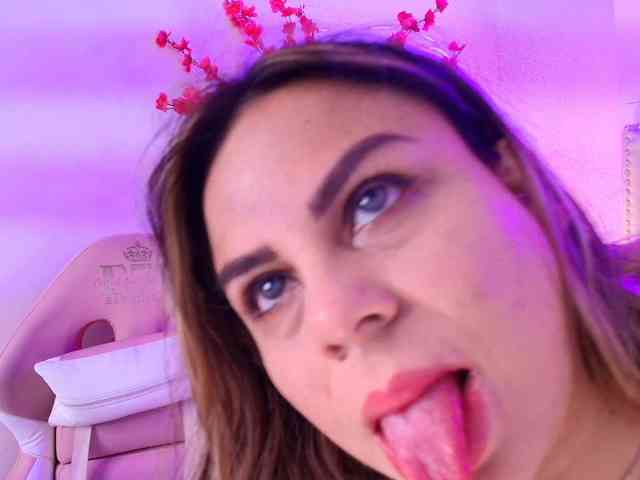 Lia-adams webcam