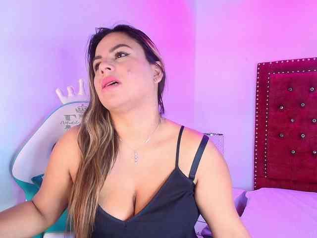 Lia-adams webcam
