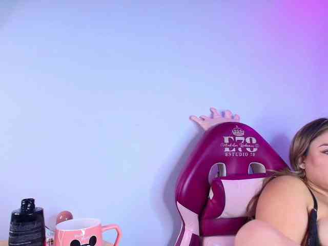 Lia-adams webcam