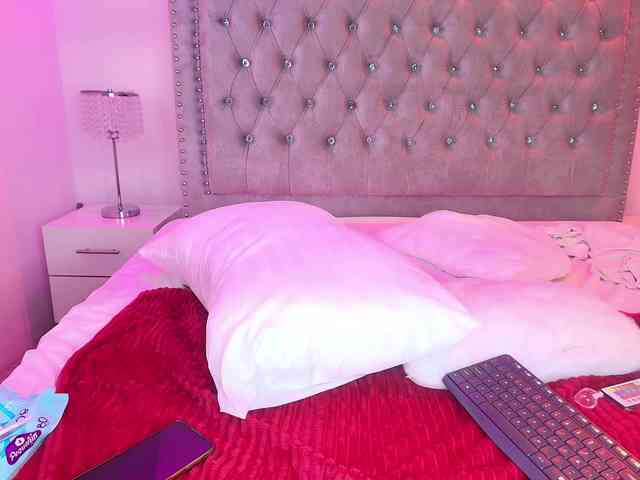 Lia-adams webcam