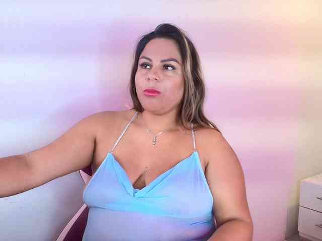 Lia-adams webcam