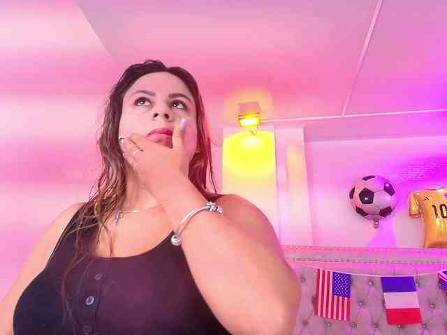 Lia-adams webcam