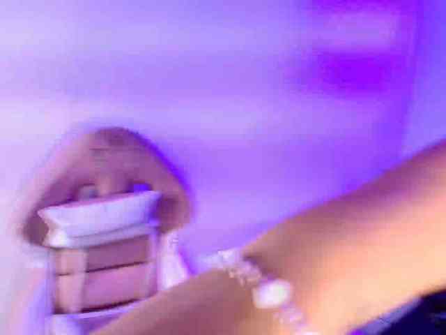 Lia-adams webcam