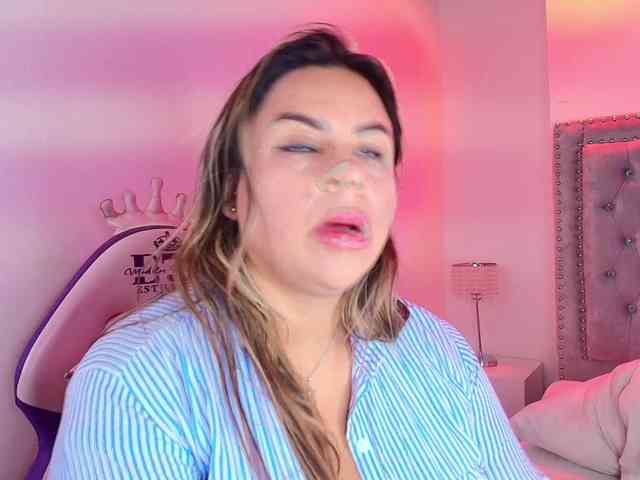 Lia-adams webcam