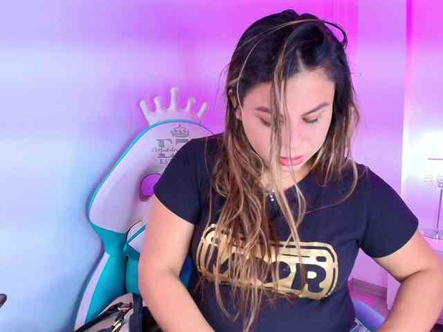 Lia-adams webcam
