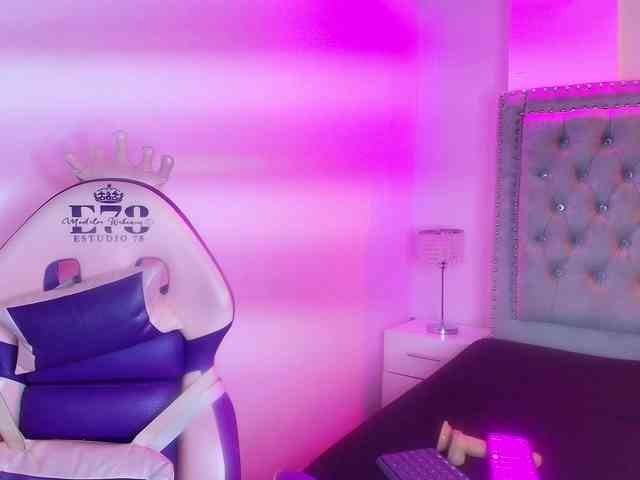 Lia-adams webcam