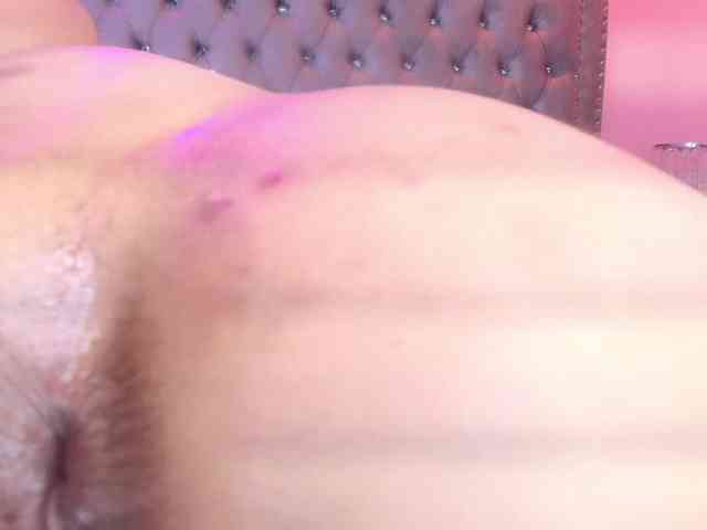 Lia-adams webcam