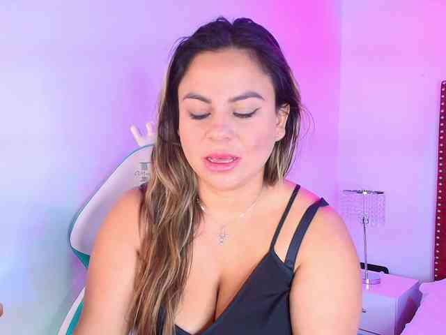 Lia-adams webcam