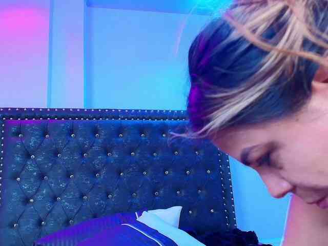 Lia-adams webcam