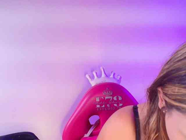 Lia-adams webcam