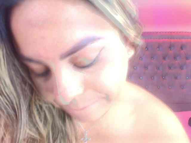 Lia-adams webcam
