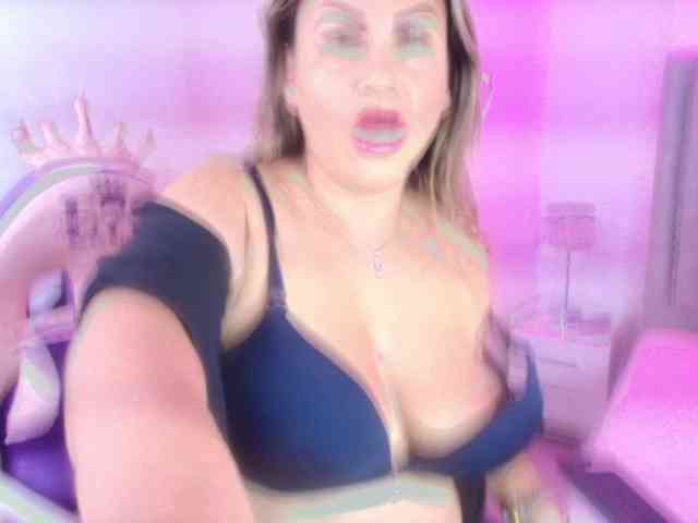 Lia-adams webcam