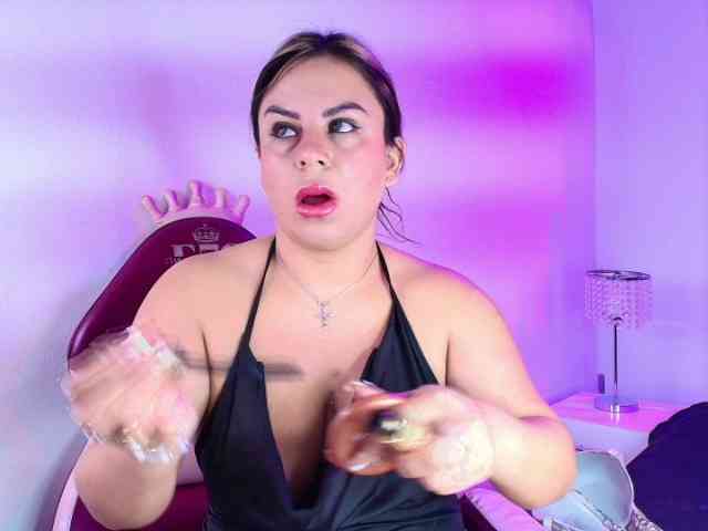 Lia-adams webcam