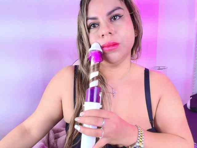 Lia-adams webcam