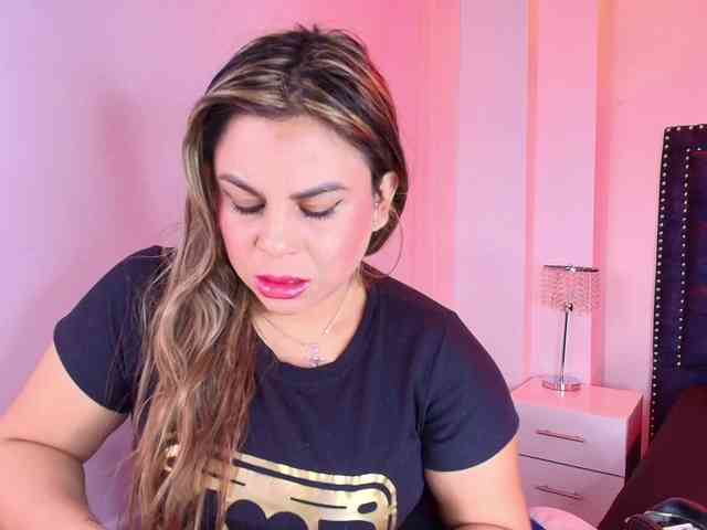 Lia-adams webcam