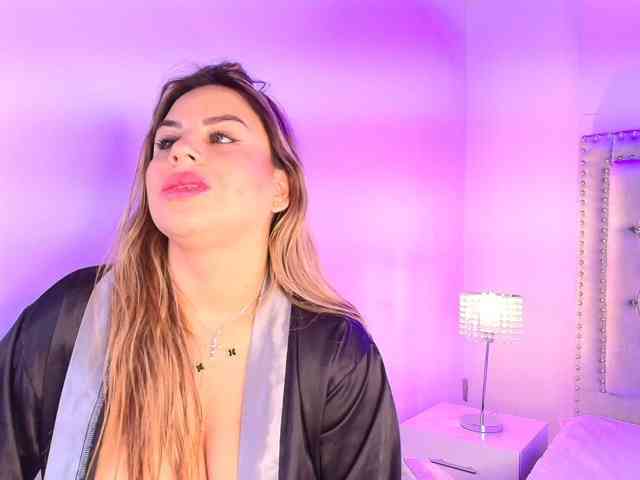 Lia-adams webcam