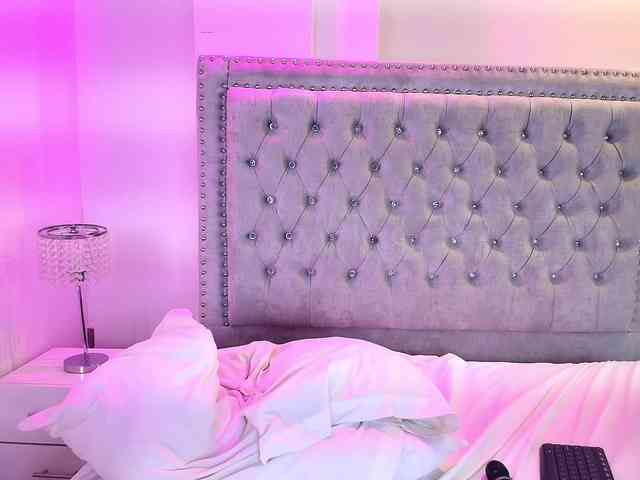 Lia-adams webcam