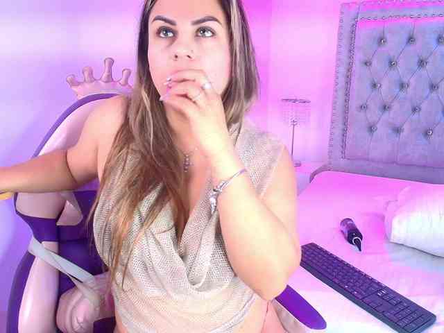 Lia-adams webcam