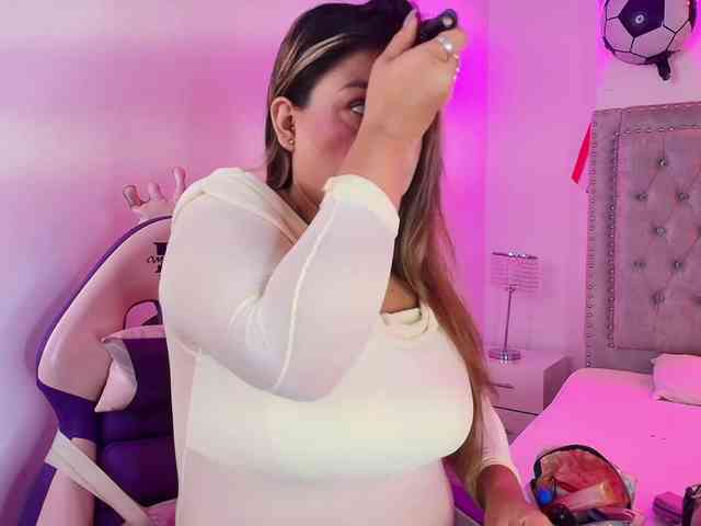 Lia-adams webcam