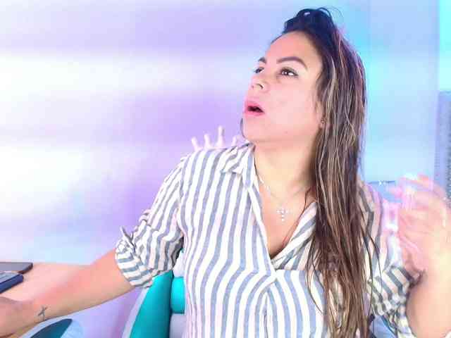 Lia-adams webcam