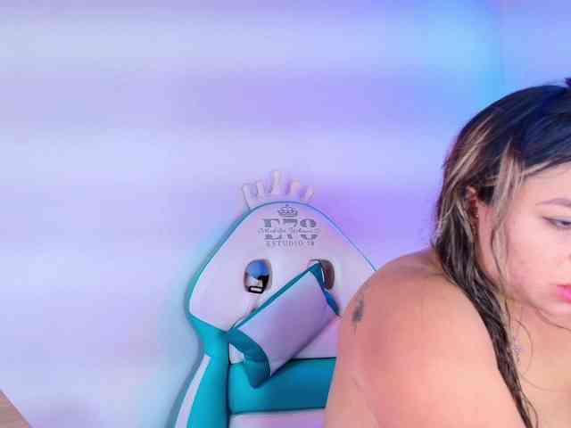 Lia-adams webcam