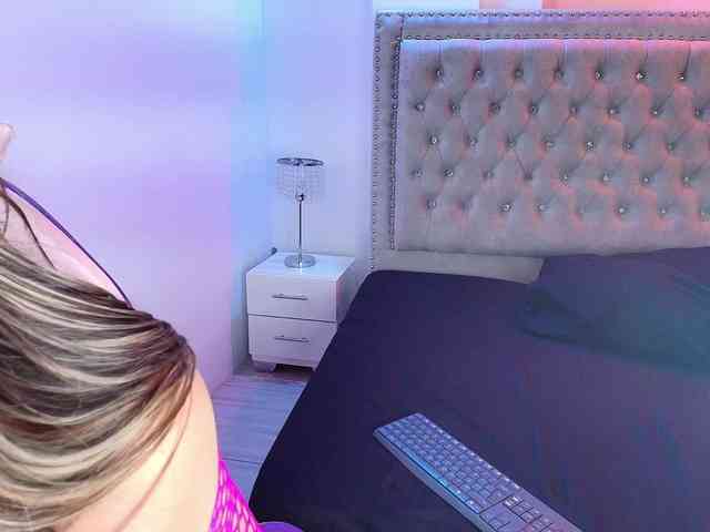 Lia-adams webcam