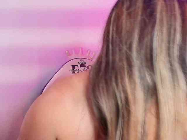 Lia-adams webcam