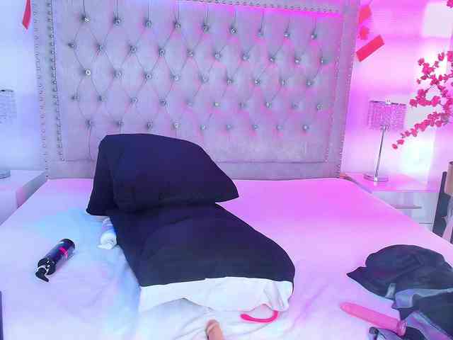 Lia-adams webcam
