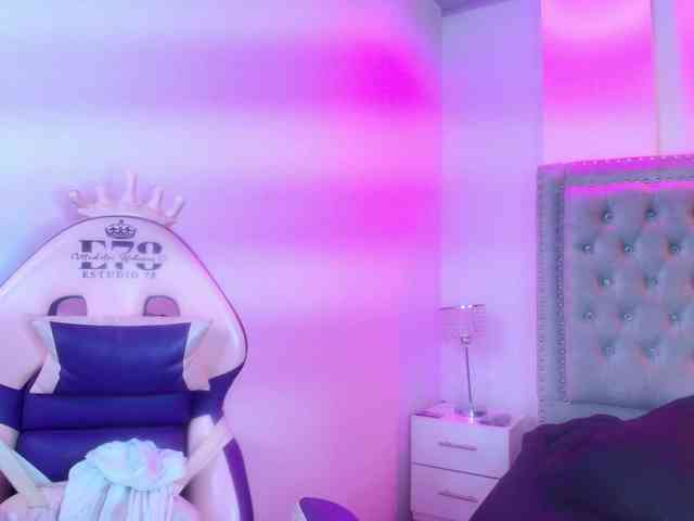 Lia-adams webcam