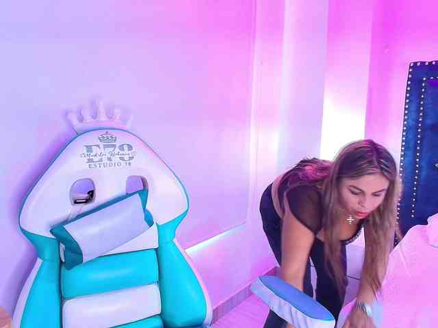 Lia-adams webcam