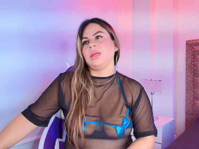 Lia-adams webcam