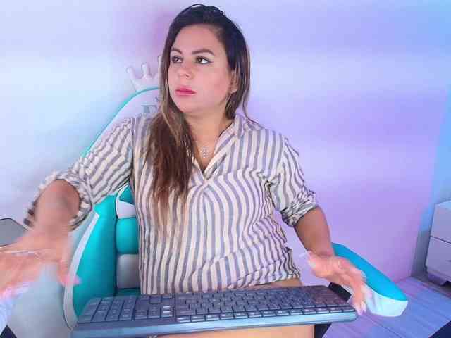 Lia-adams webcam