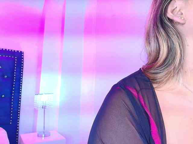 Lia-adams webcam