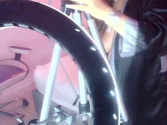 Lia-adams webcam