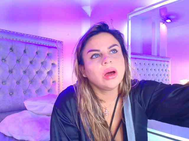 Lia-adams webcam