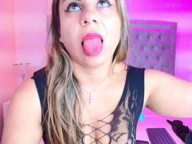Lia-adams webcam