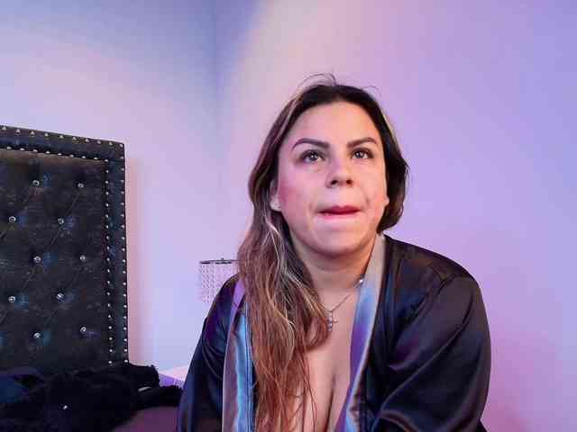 Lia-adams webcam