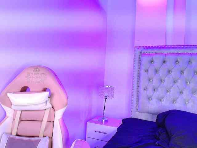 Lia-adams webcam