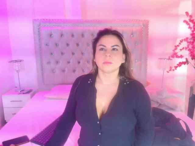Lia-adams webcam