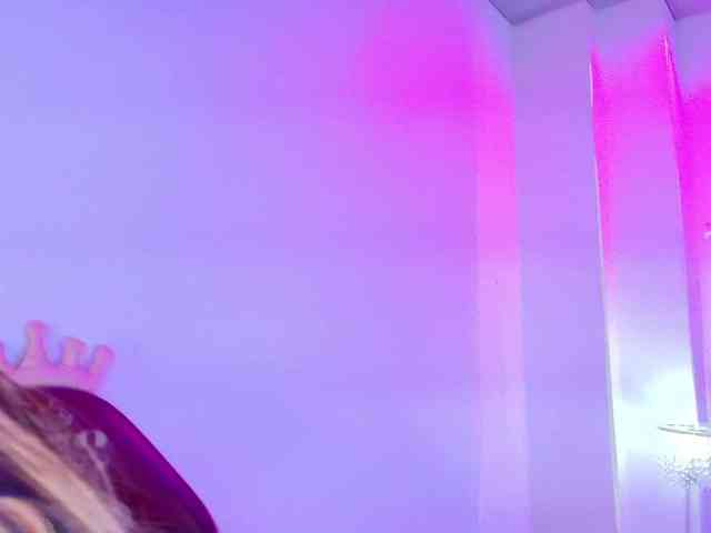 Lia-adams webcam