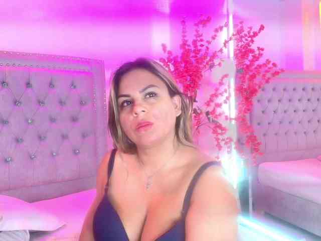 Lia-adams webcam